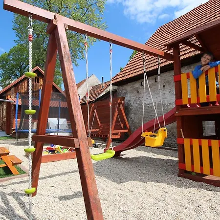 カントリーハウス Lienka Bešeňová