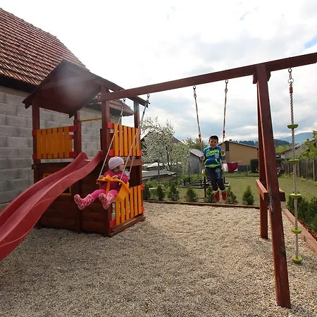 カントリーハウス Lienka Bešeňová